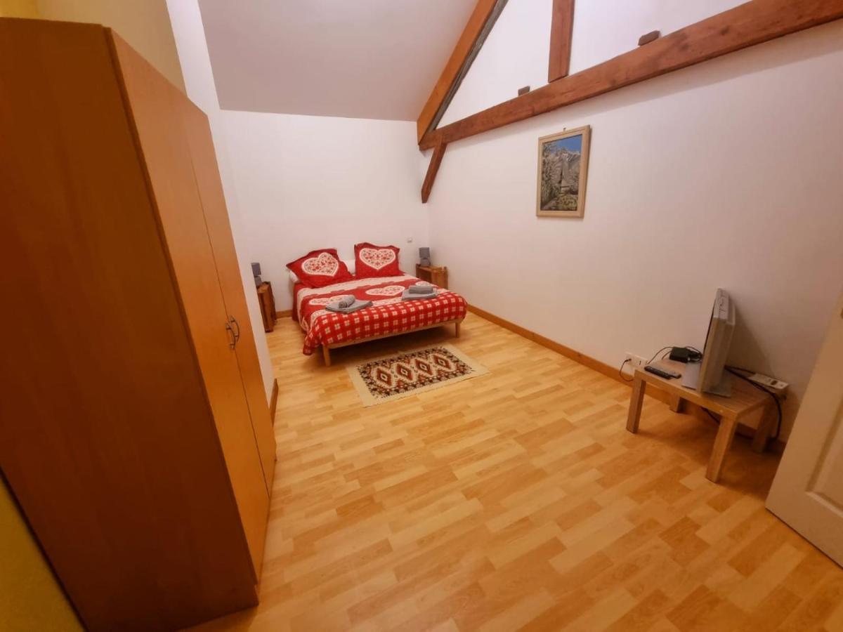 le chalet d'auguste 2 à 12 personnes Morzine Exterior foto